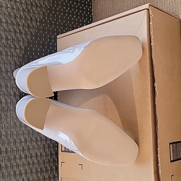 Steve Madden Lynden ankle boot. Zipper. Patent grey color. 0032 - Picture 6 of 8